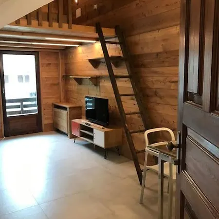 Апартаменти Cozy Close To The Slopes *