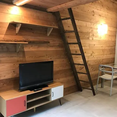 Апартаменти Cozy Close To The Slopes Курмайор